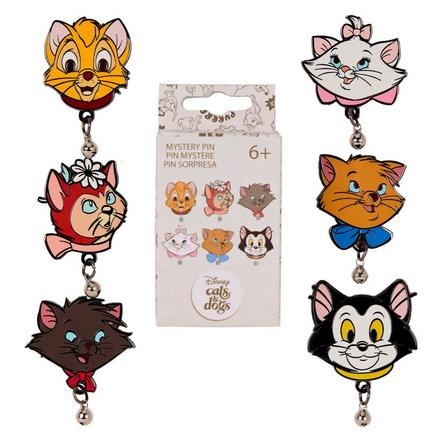 Loungefly Disney Cats with Bells Blind Box Enamel Pin Exclusivo de Mundopixel (los modelos pueden variar)