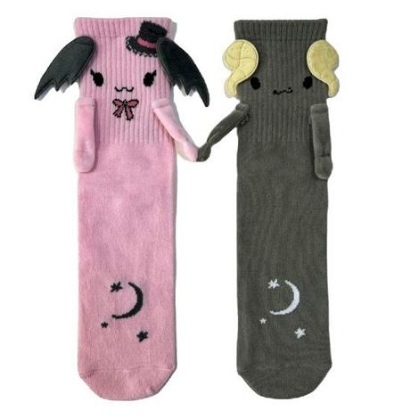 Sanrio Lloromannic Berry and Cherry Mismatch Magnetic Crew Socks Exclusivo de Mundopixel